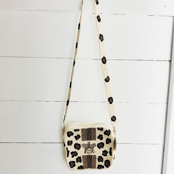 NWT Queen Bee Beaded Handbag in Ivory - Picture 2 of 4